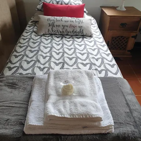 Sondela Self Catering Chalé São Martinho do Porto